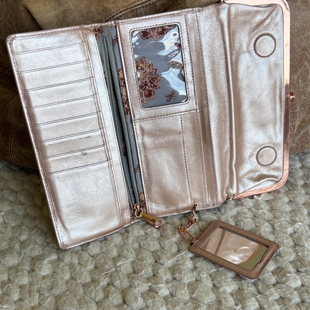 Hobo Metallic Rose Gold Women’s Fold-Over Clutch Wallet - Picture 3 of 8